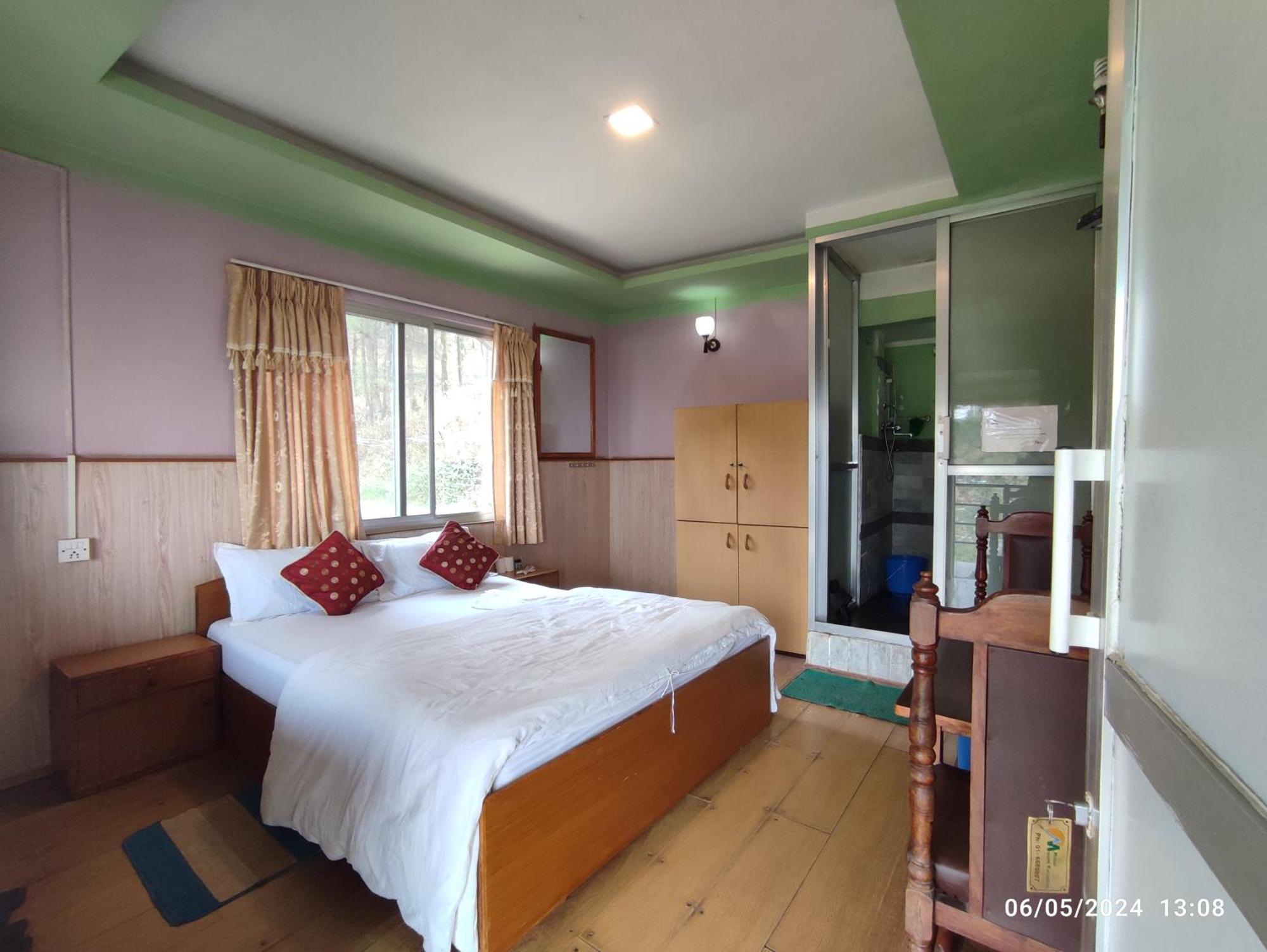 Hotel Mount Paradise Нагаркот Екстериор снимка