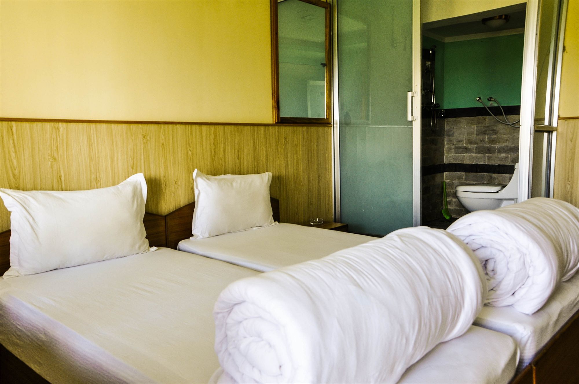 Hotel Mount Paradise Нагаркот Екстериор снимка