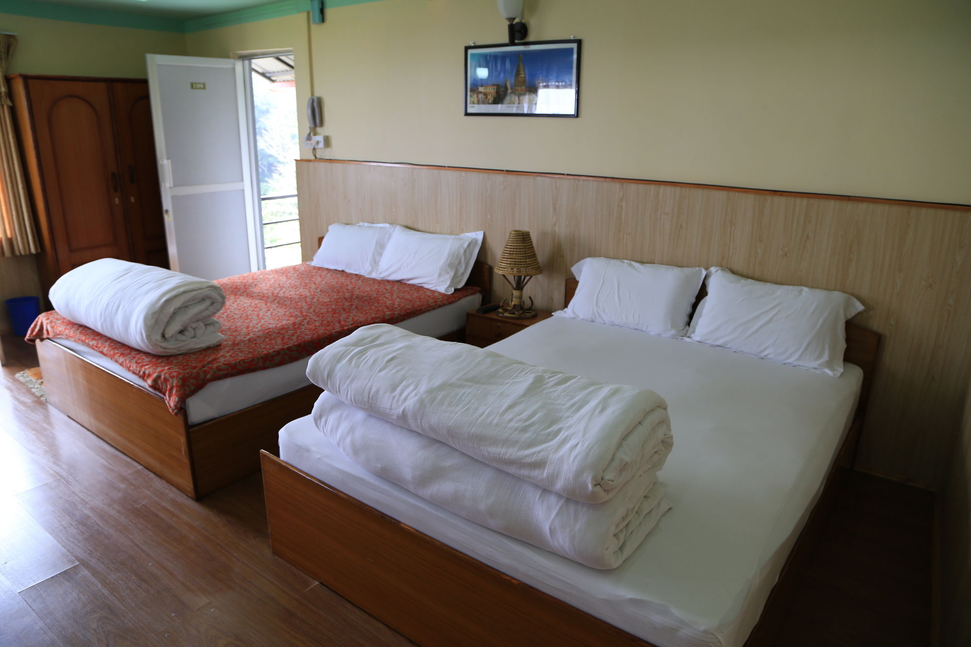 Hotel Mount Paradise Нагаркот Екстериор снимка
