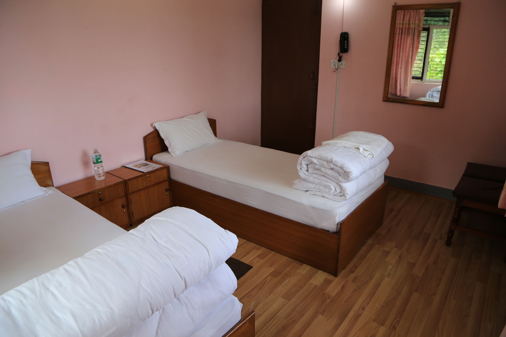 Hotel Mount Paradise Нагаркот Екстериор снимка