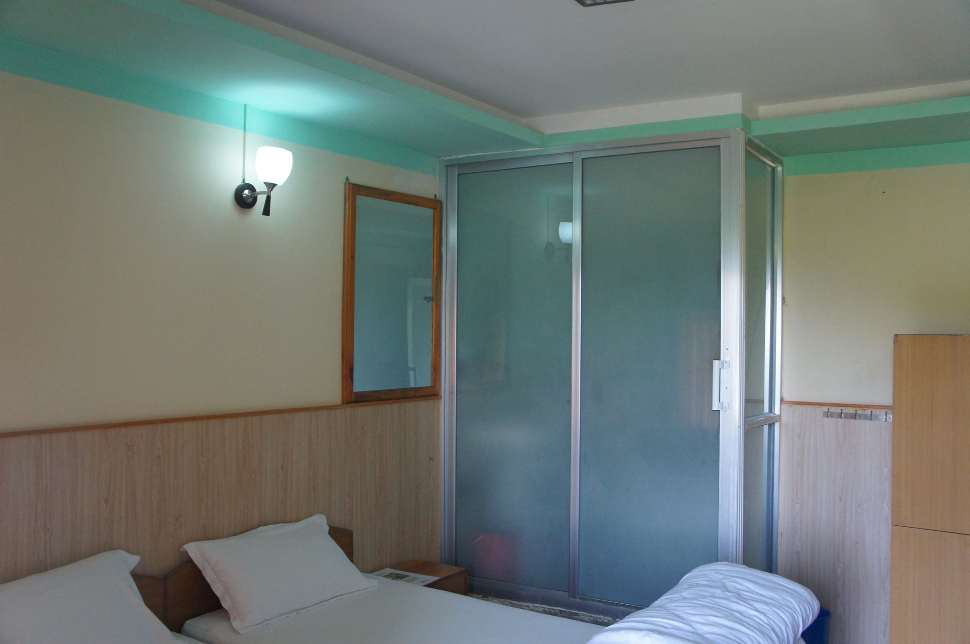 Hotel Mount Paradise Нагаркот Екстериор снимка